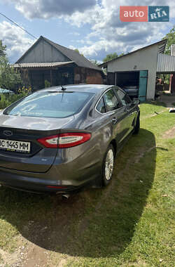 Седан Ford Fusion 2015 в 