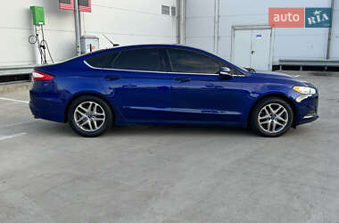 Седан Ford Fusion 2013 в 