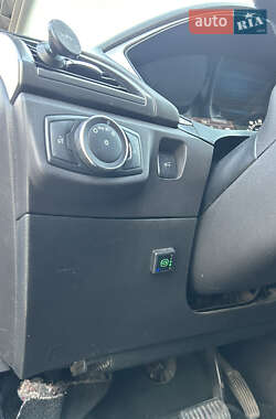 Седан Ford Fusion 2013 в 