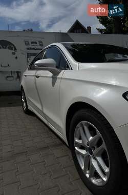 Седан Ford Fusion 2013 в Черновцах