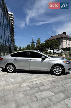 Седан Ford Fusion 2016 в 