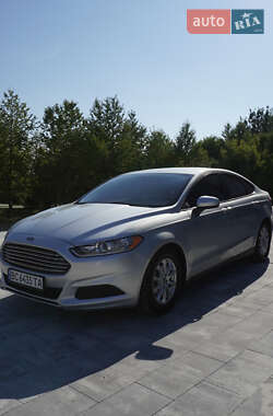 Седан Ford Fusion 2016 в 
