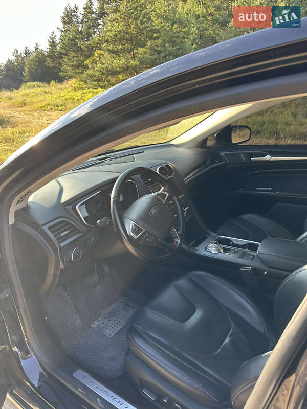 Седан Ford Fusion 2019 в Львові