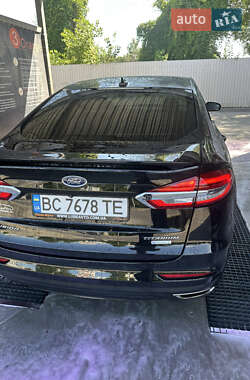 Седан Ford Fusion 2019 в Львове