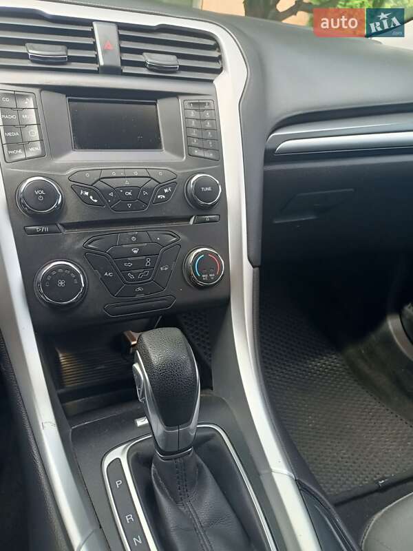 Седан Ford Fusion 2016 в Прилуках