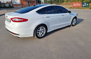 Седан Ford Fusion 2015 в 