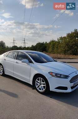 Седан Ford Fusion 2015 в 