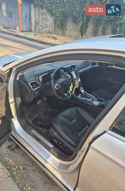 Седан Ford Fusion 2012 в 
