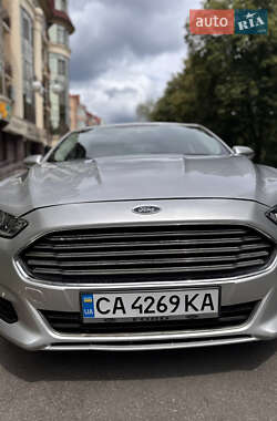 Седан Ford Fusion 2016 в 