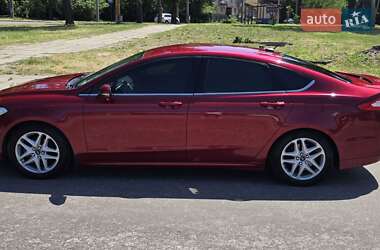 Седан Ford Fusion 2016 в 