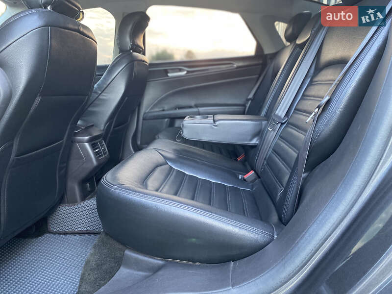Седан Ford Fusion 2015 в Виннице