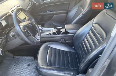 Седан Ford Fusion 2015 в 
