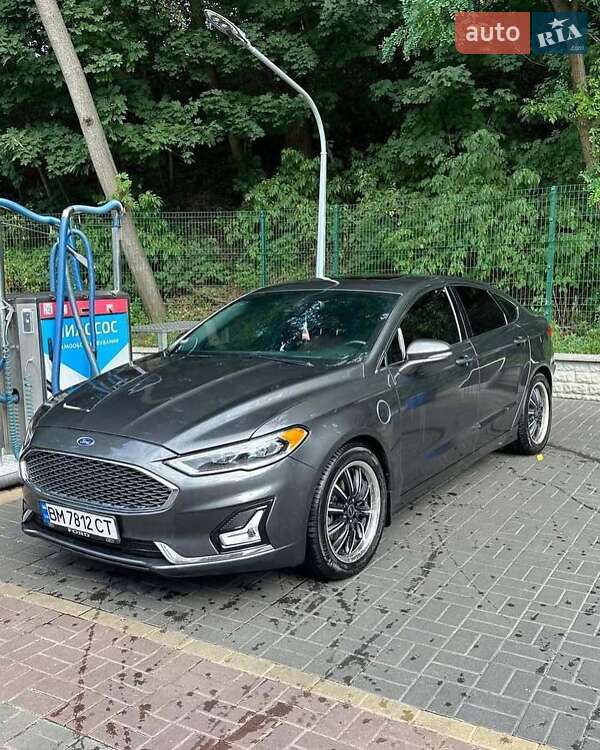 Седан Ford Fusion 2018 в 