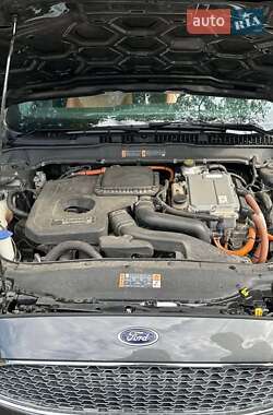 Седан Ford Fusion 2018 в 