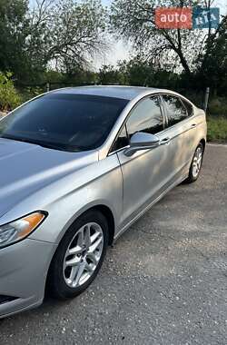 Седан Ford Fusion 2016 в 