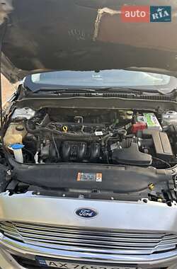 Седан Ford Fusion 2016 в 