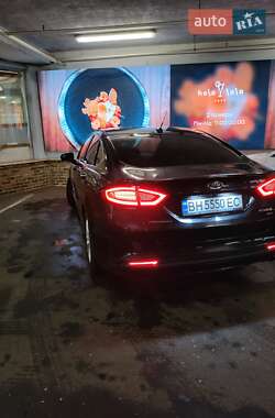 Седан Ford Fusion 2013 в 