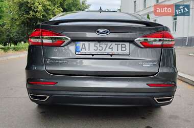 Седан Ford Fusion 2020 в 