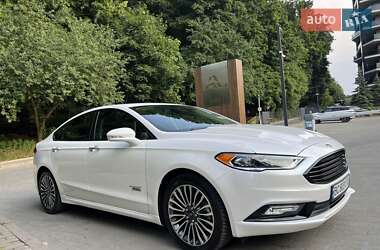 Седан Ford Fusion 2018 в 