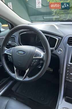 Седан Ford Fusion 2018 в 