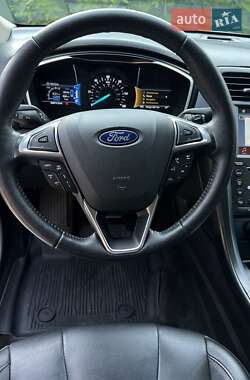 Седан Ford Fusion 2018 в 