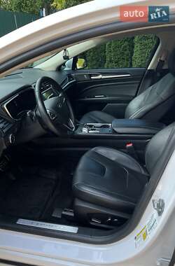 Седан Ford Fusion 2018 в 