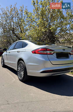 Седан Ford Fusion 2017 в 