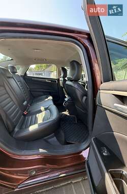 Седан Ford Fusion 2014 в 