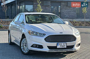 Седан Ford Fusion 2014 в 