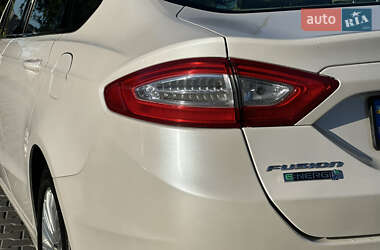Седан Ford Fusion 2014 в 