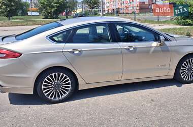 Седан Ford Fusion 2018 в 
