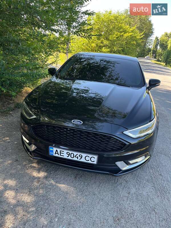 Седан Ford Fusion 2017 в 