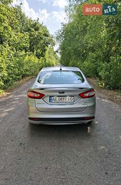 Седан Ford Fusion 2013 в 