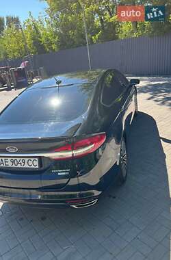 Седан Ford Fusion 2017 в 