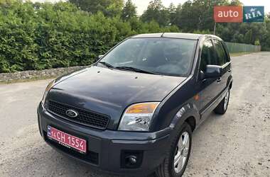 Хэтчбек Ford Fusion 2011 в 