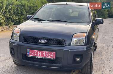 Хэтчбек Ford Fusion 2011 в 