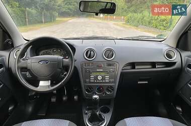 Хэтчбек Ford Fusion 2011 в 