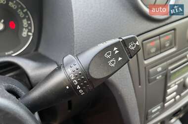 Хэтчбек Ford Fusion 2011 в 