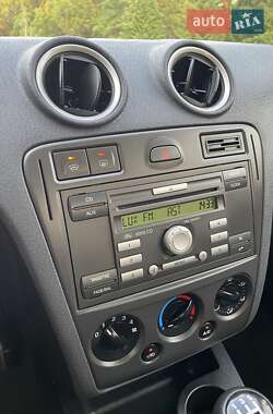Хэтчбек Ford Fusion 2011 в 