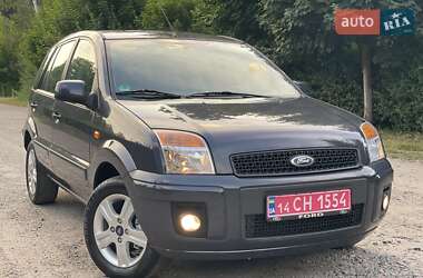 Хэтчбек Ford Fusion 2011 в 