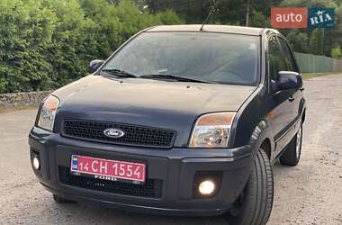 Хэтчбек Ford Fusion 2011 в 