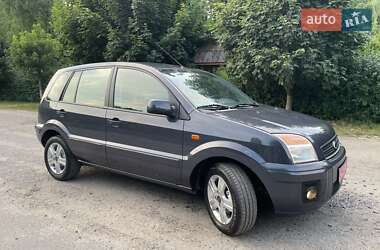 Хэтчбек Ford Fusion 2011 в 