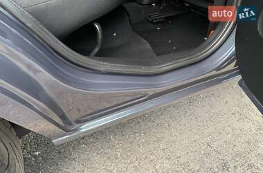 Хэтчбек Ford Fusion 2011 в 