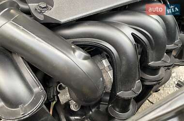 Хэтчбек Ford Fusion 2011 в 