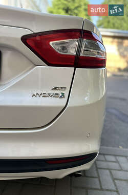 Седан Ford Fusion 2013 в 