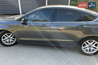 Седан Ford Fusion 2015 в 