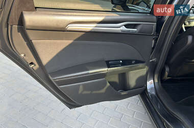 Седан Ford Fusion 2015 в 