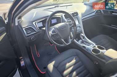 Седан Ford Fusion 2013 в 