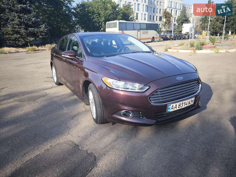 Седан Ford Fusion 2013 в 