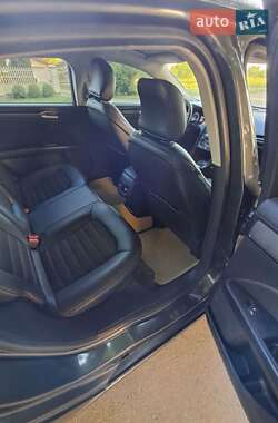Седан Ford Fusion 2018 в 